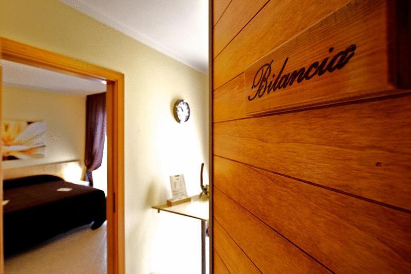 Bed and Breakfast Valentino Valenzano Exterior foto
