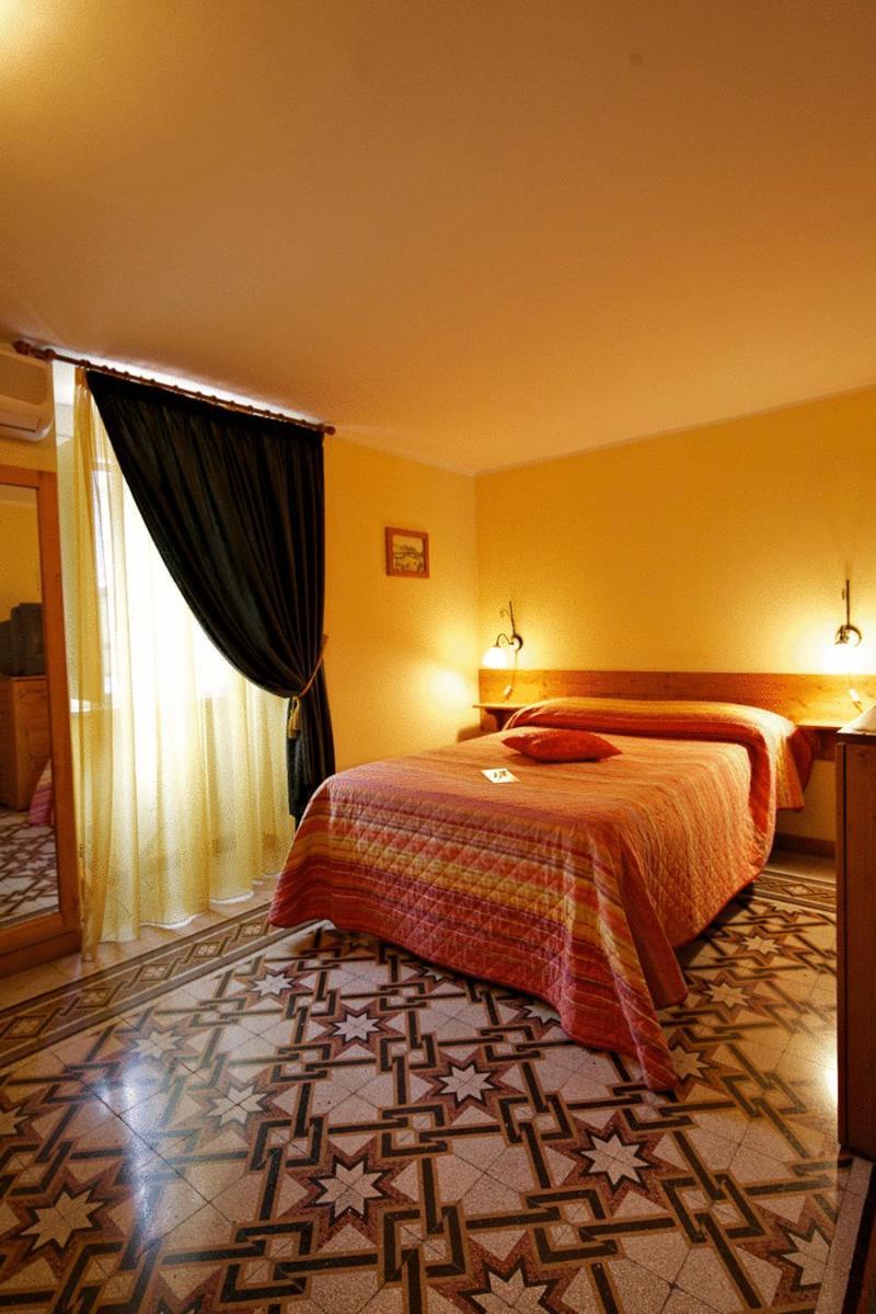 Bed and Breakfast Valentino Valenzano Exterior foto